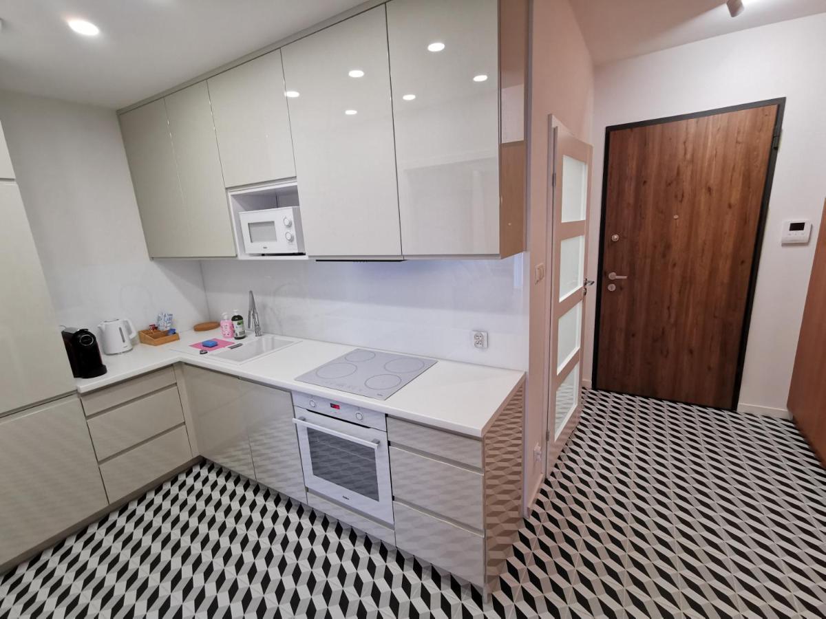 Zajezdnia Wrzeszcz Apartamenty กดัญสก์ ภายนอก รูปภาพ