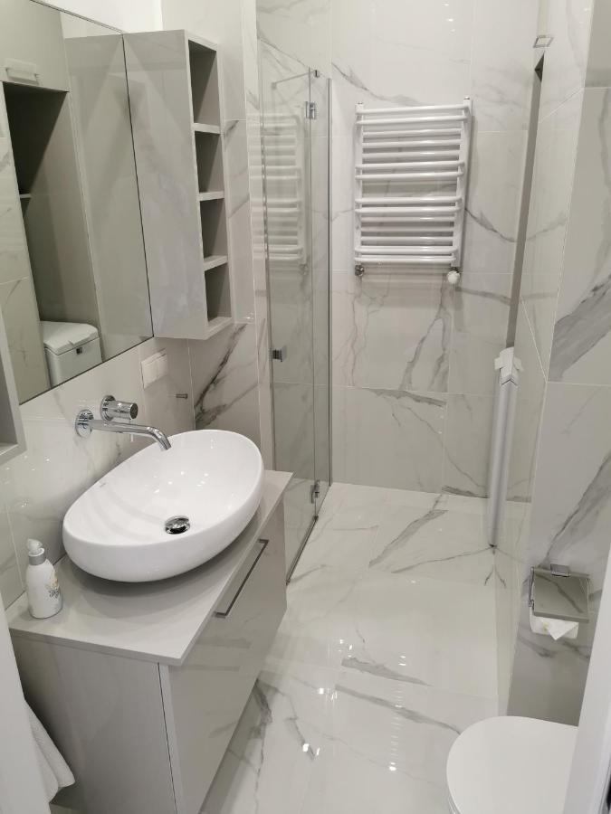 Zajezdnia Wrzeszcz Apartamenty กดัญสก์ ภายนอก รูปภาพ