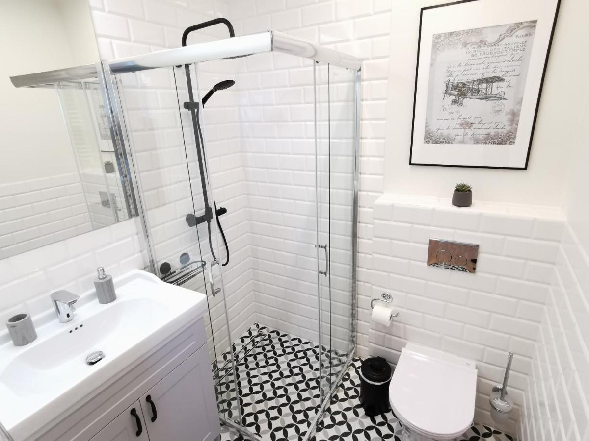 Zajezdnia Wrzeszcz Apartamenty กดัญสก์ ภายนอก รูปภาพ