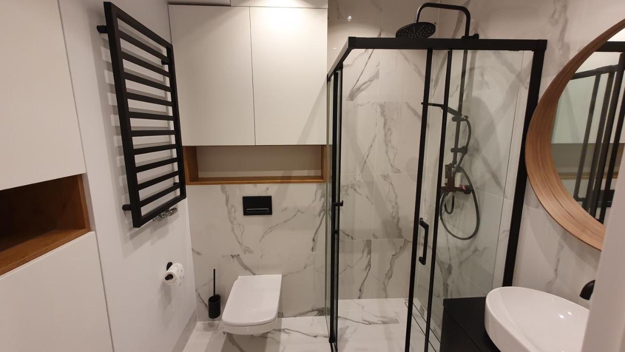 Zajezdnia Wrzeszcz Apartamenty กดัญสก์ ภายนอก รูปภาพ